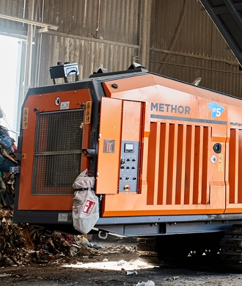 Āķa tipa lēngaitas drupinātājs